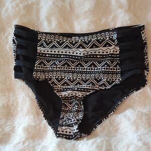 Rue21 Black and White Tribal Bikini Bottom NWOT